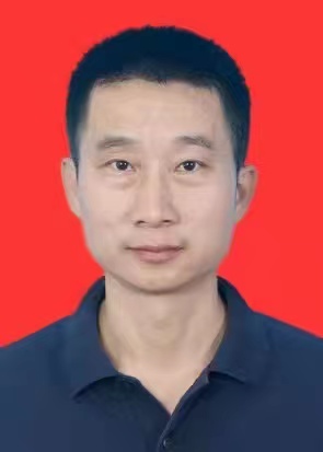 洪亮.jpg