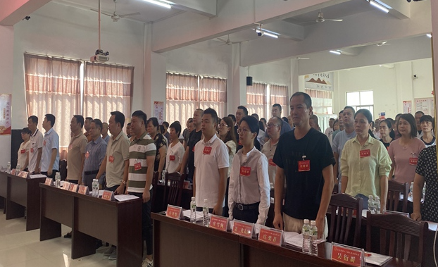 第十期  江东镇顺利召开第十八届人民代表大会第八次会议.doc_6