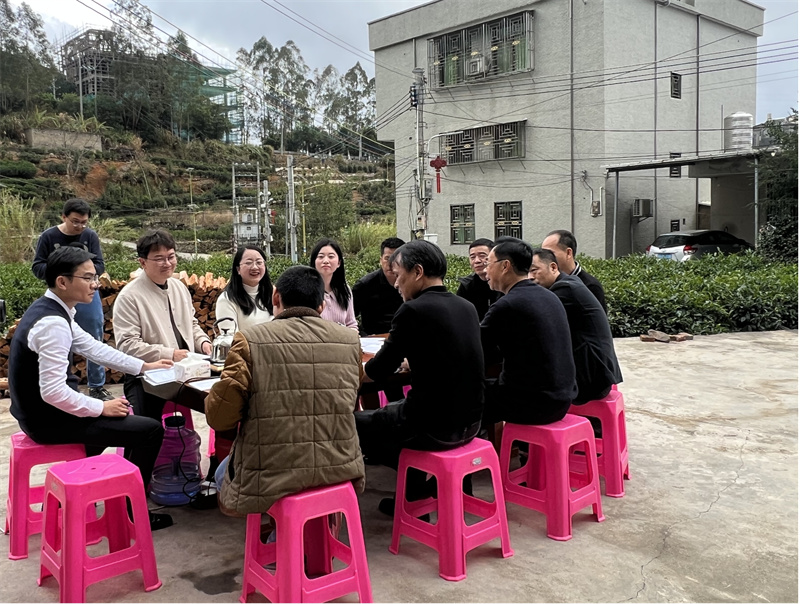 0131-第5期“大众说法”立法茶话会1.jpg